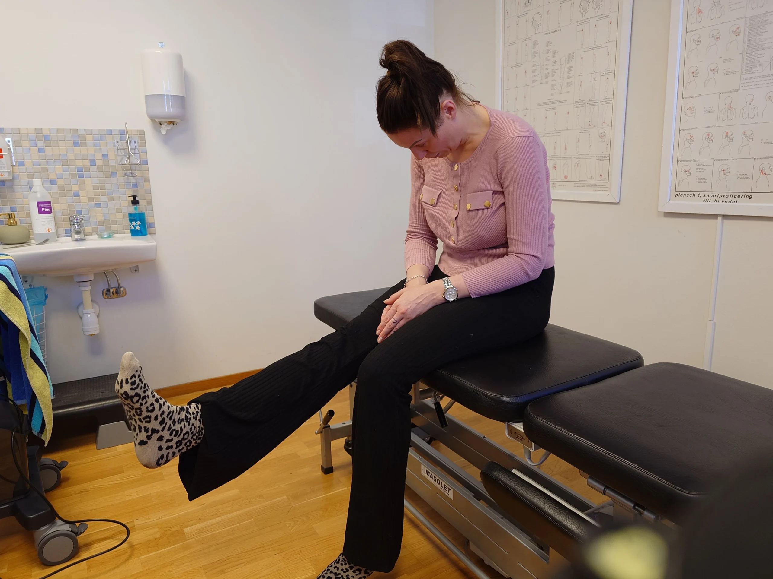 Fysioterapeut arbetar med patient